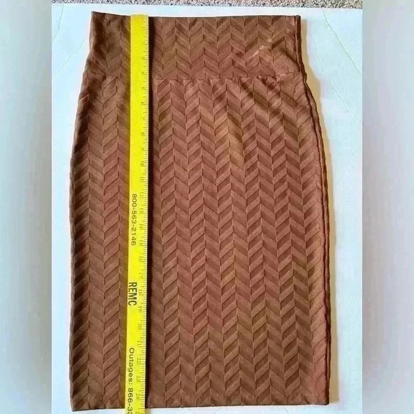 LulaRoe Brown Cassie Chevron Straight Pencil Skirt - Women’s Small 24 1/2” Long - Picture 6 of 6